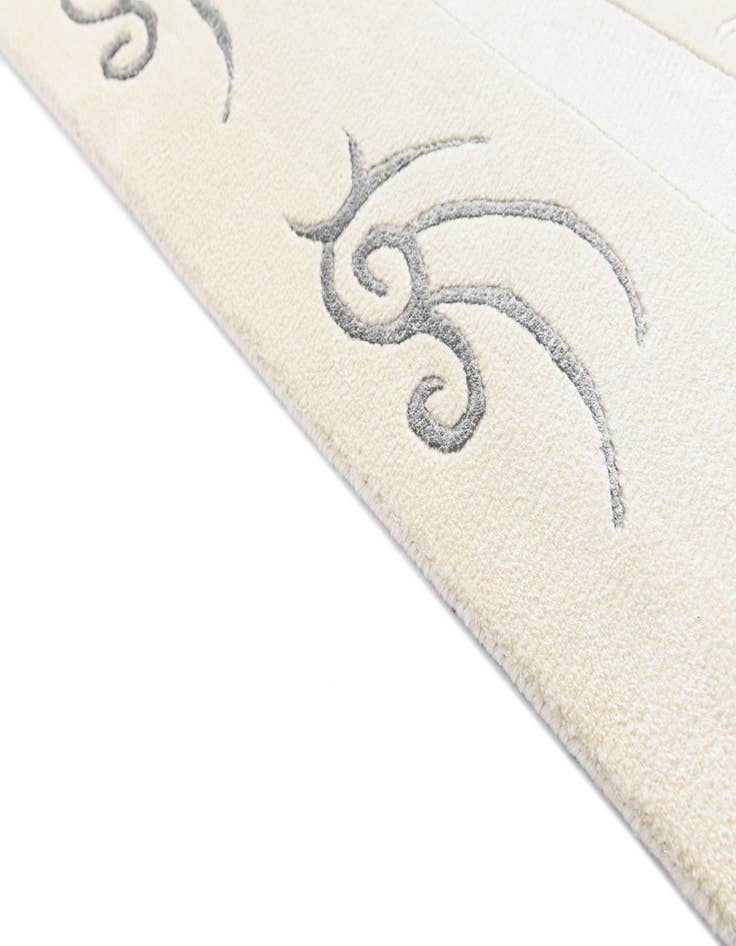 Detail image of  5' 1 x 6' 9  Hand Knotted Darya Wool Rug