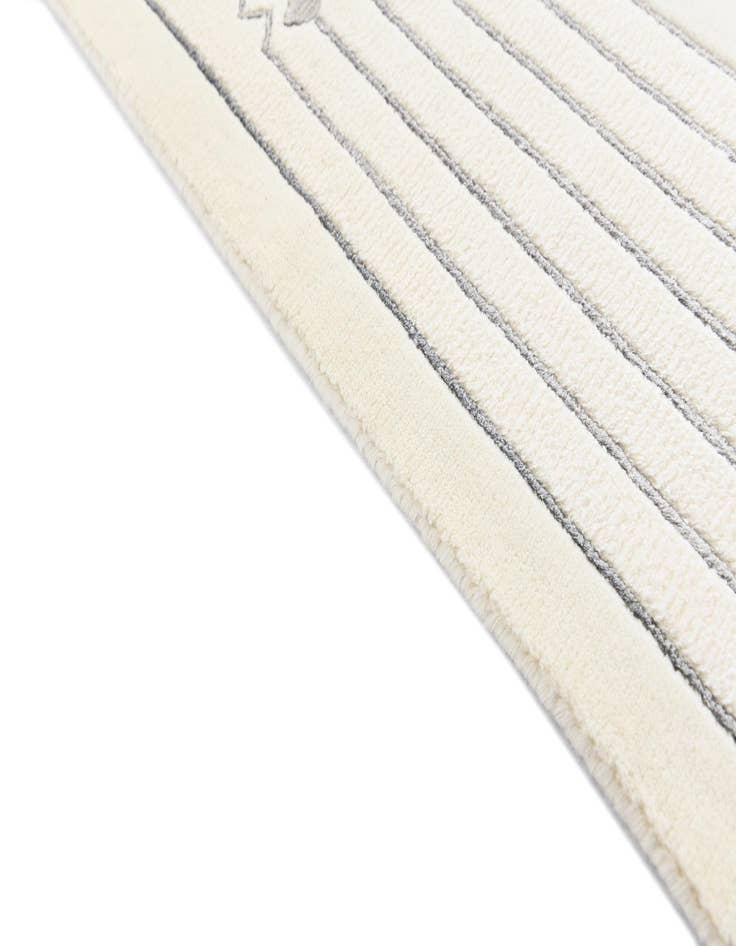 Detail image of  4' 8 x 6' 8  Hand Knotted Darya Wool Rug