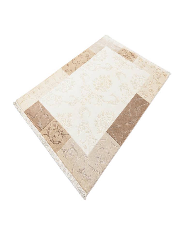 Detail image of  4' 8 x 6' 9  Hand Knotted Darya Wool Rug