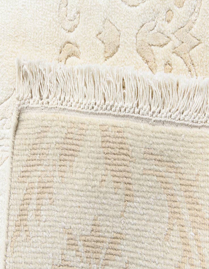 Detail image of  4' 8 x 6' 9  Hand Knotted Darya Wool Rug