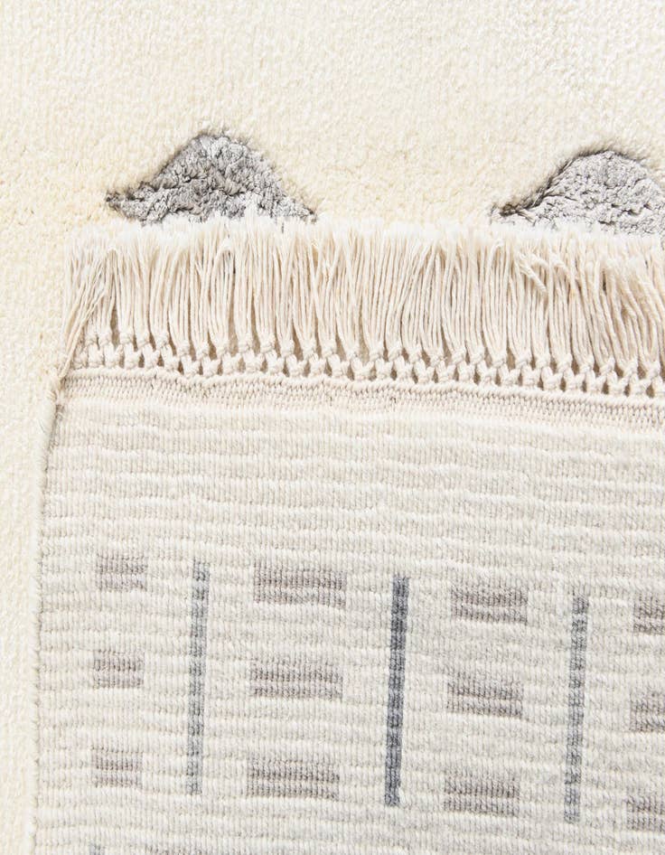 Detail image of  4' 10 x 6' 8  Hand Knotted Darya Wool Rug