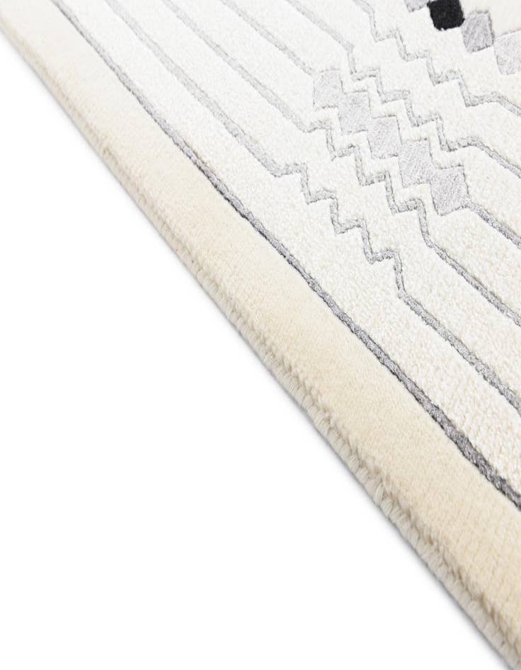 Detail image of  4' 10 x 6' 8  Hand Knotted Darya Wool Rug