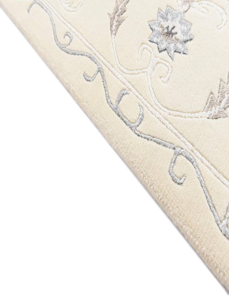 Detail image of  5' 9 x 7' 11 Darya Rug