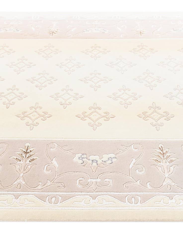 Detail image of  5' 7 x 7' 10 Darya Rug