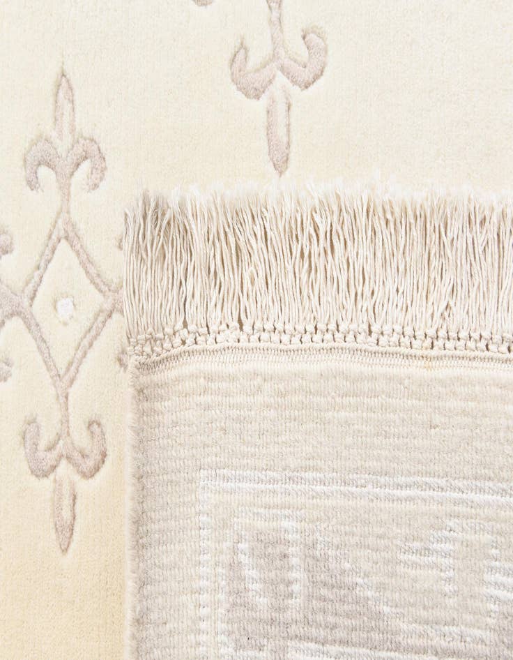 Detail image of  5' 7 x 7' 10 Darya Rug