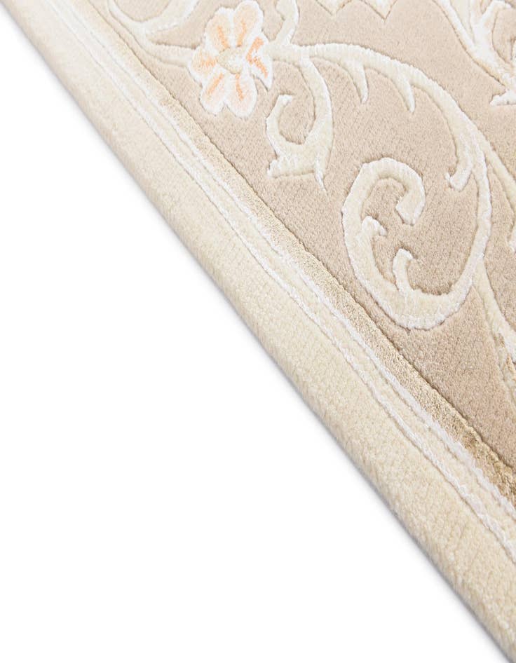 Detail image of  5' 11 x 8' Darya Rug