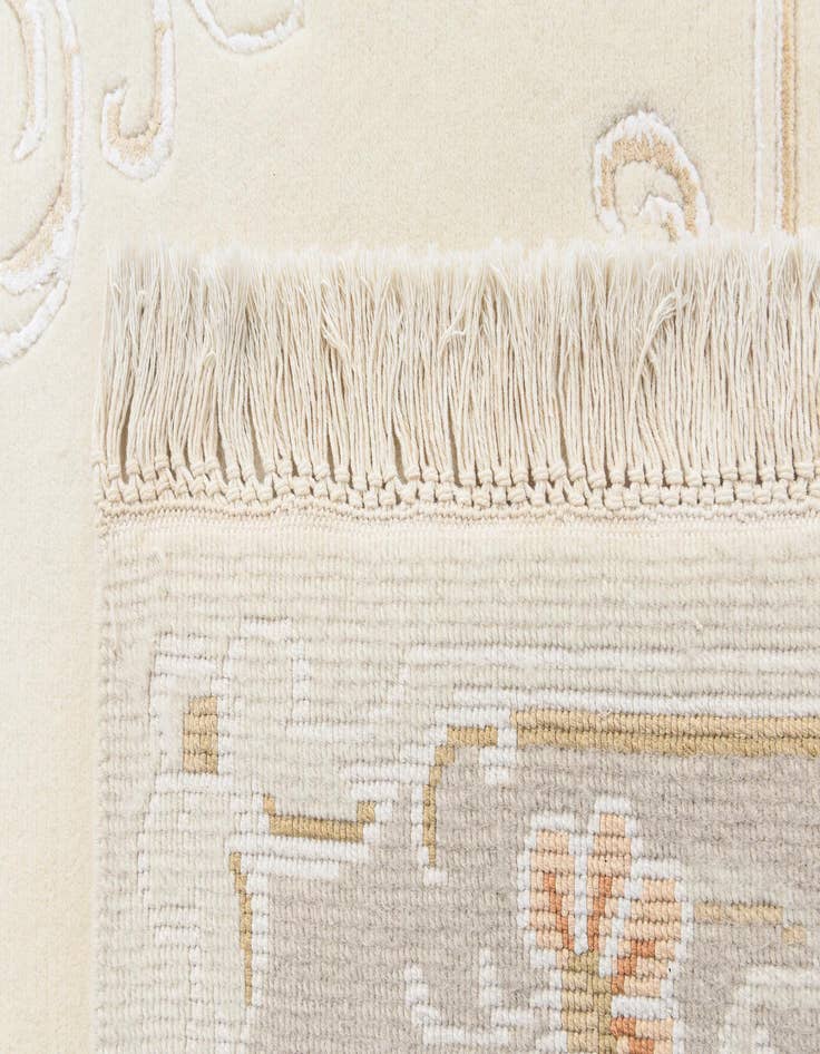 Detail image of  5' 11 x 8' Darya Rug