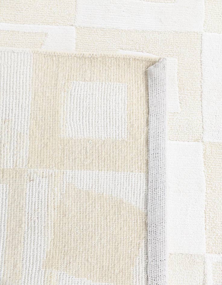 Detail image of  5' 8 x 8' 2 Darya Rug