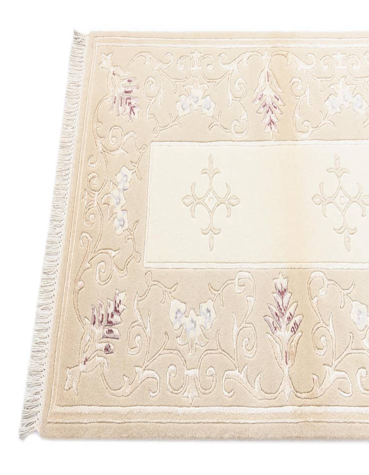 Detail image of  2' 8 x 4' 8  Hand Knotted Darya Rug