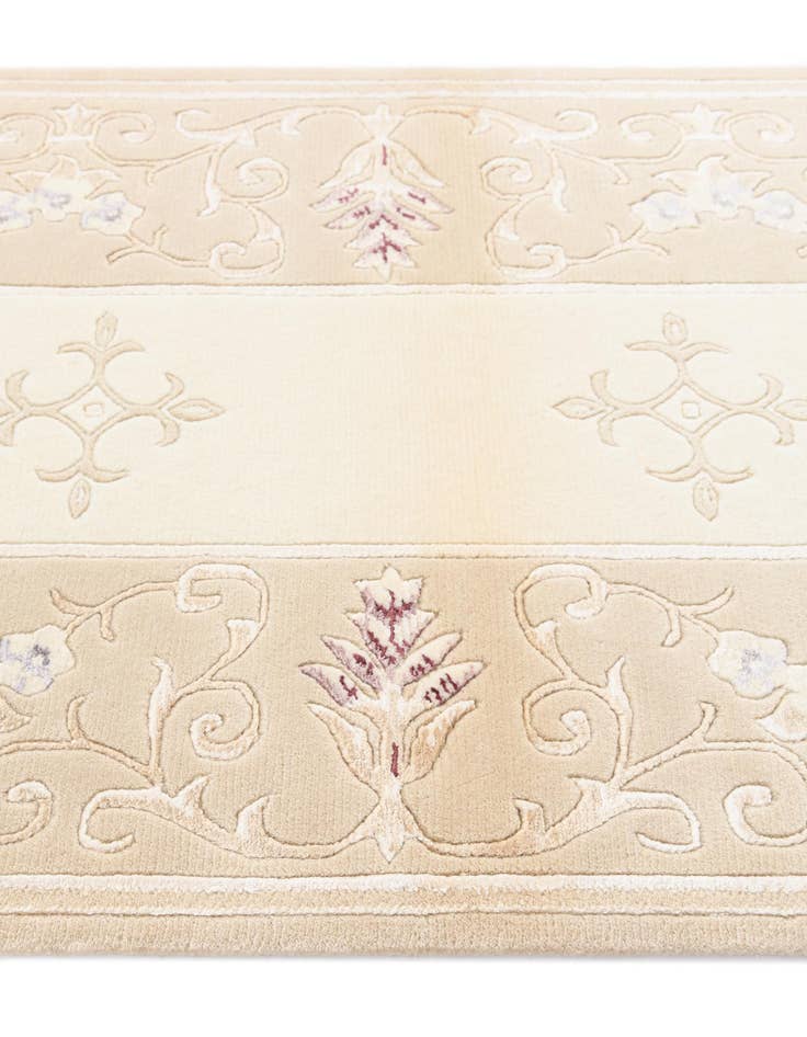 Detail image of  2' 8 x 4' 8  Hand Knotted Darya Rug