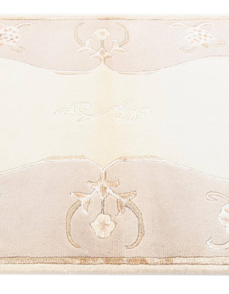 Detail image of  2' 7 x 4' 10  Hand Knotted Darya Rug