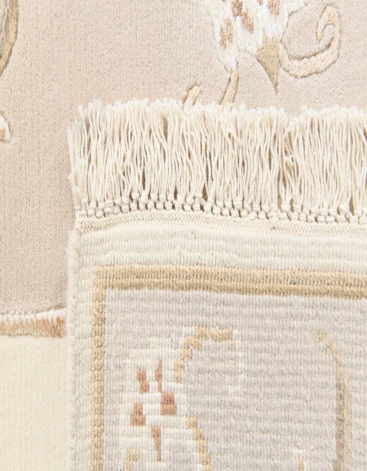 Detail image of  2' 7 x 4' 10  Hand Knotted Darya Rug