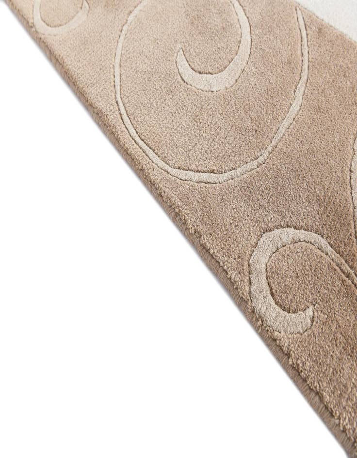 Detail image of  6' 8 x 9' 11  Hand Knotted Darya Wool Rug