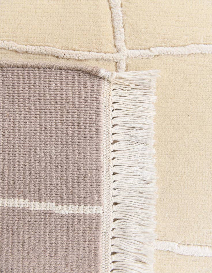 Detail image of  6' x 9' 7  Hand Knotted Darya Wool Rug