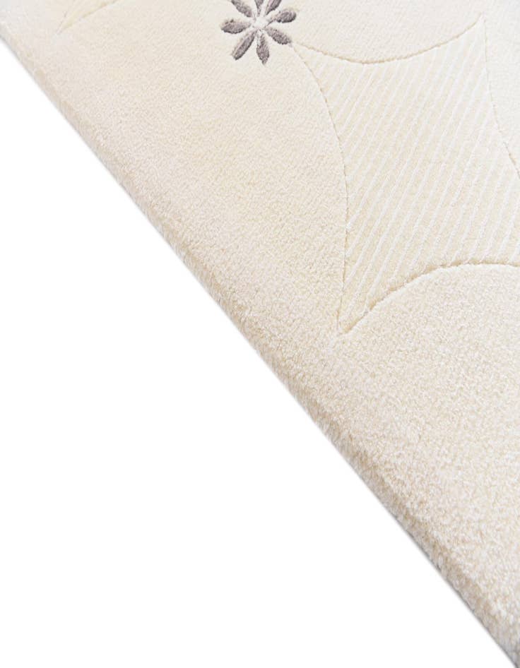 Detail image of  7' x 9' 9  Hand Knotted Darya Wool Rug