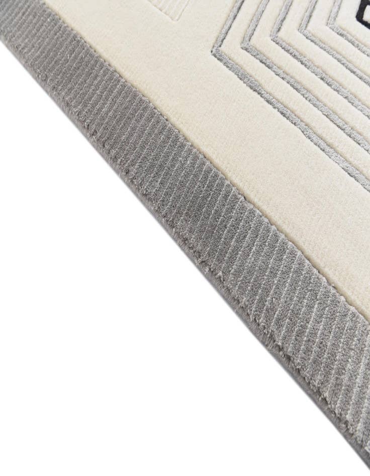 Detail image of  6' 11 x 9' 5  Hand Knotted Darya Wool Rug