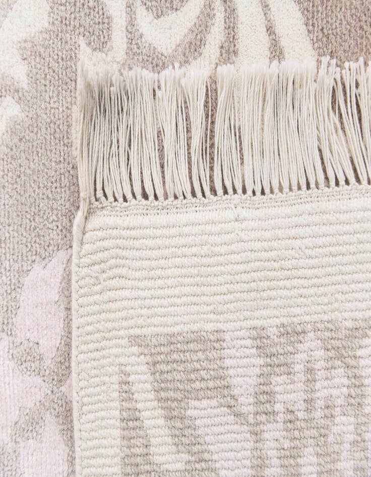 Detail image of  6' 8 x 10'  Hand Knotted Darya Wool Rug