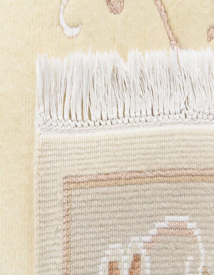 Detail image of  6' 6 x 9' 8  Hand Knotted Darya Wool Rug