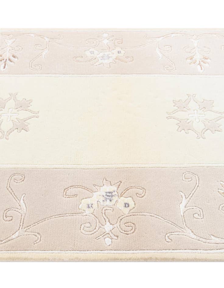 Detail image of  2' 10 x 4' 11  Hand Knotted Darya Wool Rug