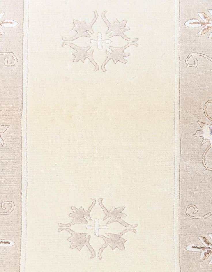 Detail image of  2' 10 x 4' 11  Hand Knotted Darya Wool Rug