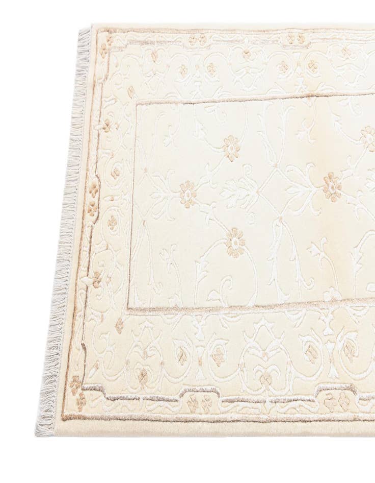 Detail image of  2' 8 x 5' 2  Hand Knotted Darya Wool Rug