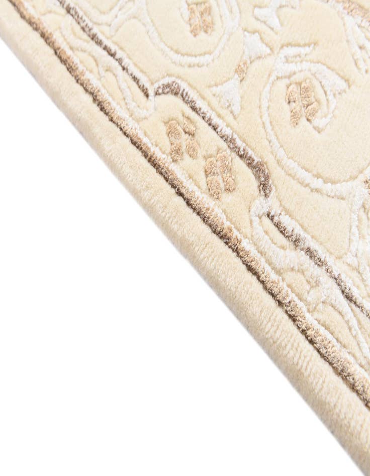 Detail image of  2' 8 x 5' 2  Hand Knotted Darya Wool Rug