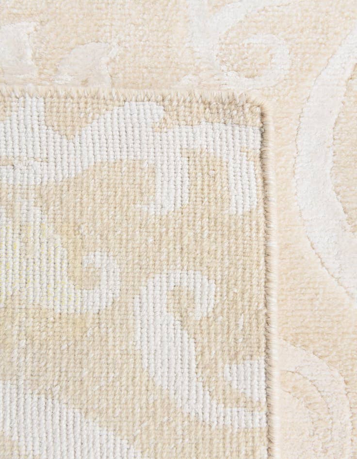 Detail image of  2' 9 x 4' 10  Hand Knotted Darya Wool Rug