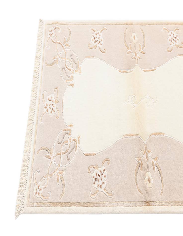 Detail image of  2' 9 x 4' 11  Hand Knotted Darya Wool Rug