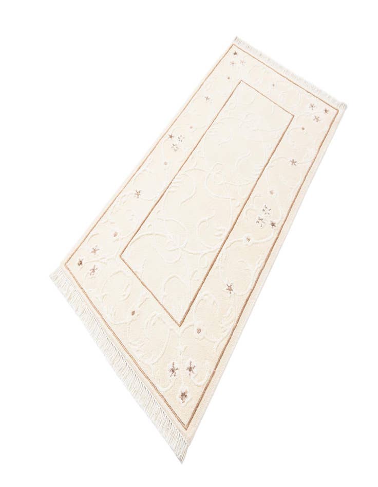 Detail image of  2' 8 x 4' 11  Hand Knotted Darya Wool Rug