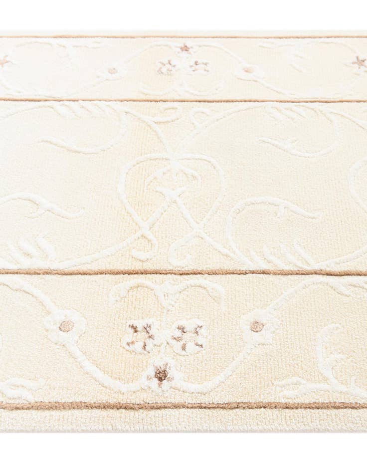 Detail image of  2' 8 x 4' 11  Hand Knotted Darya Wool Rug