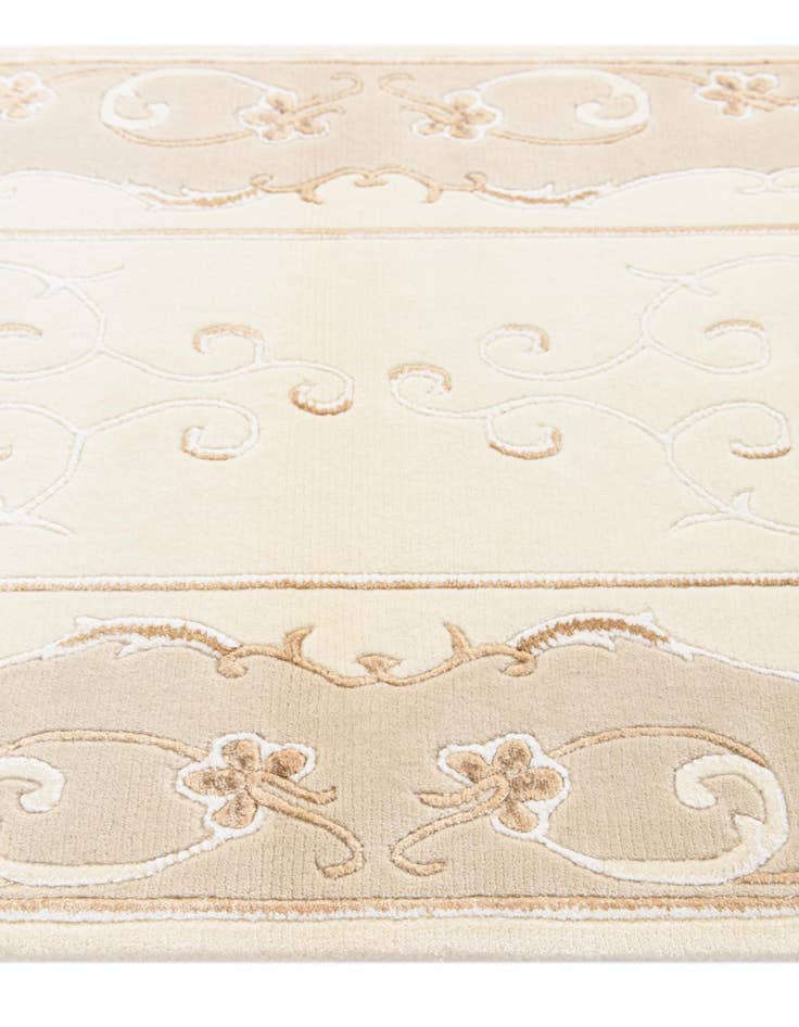 Detail image of  2' 8 x 4' 10  Hand Knotted Darya Wool Rug