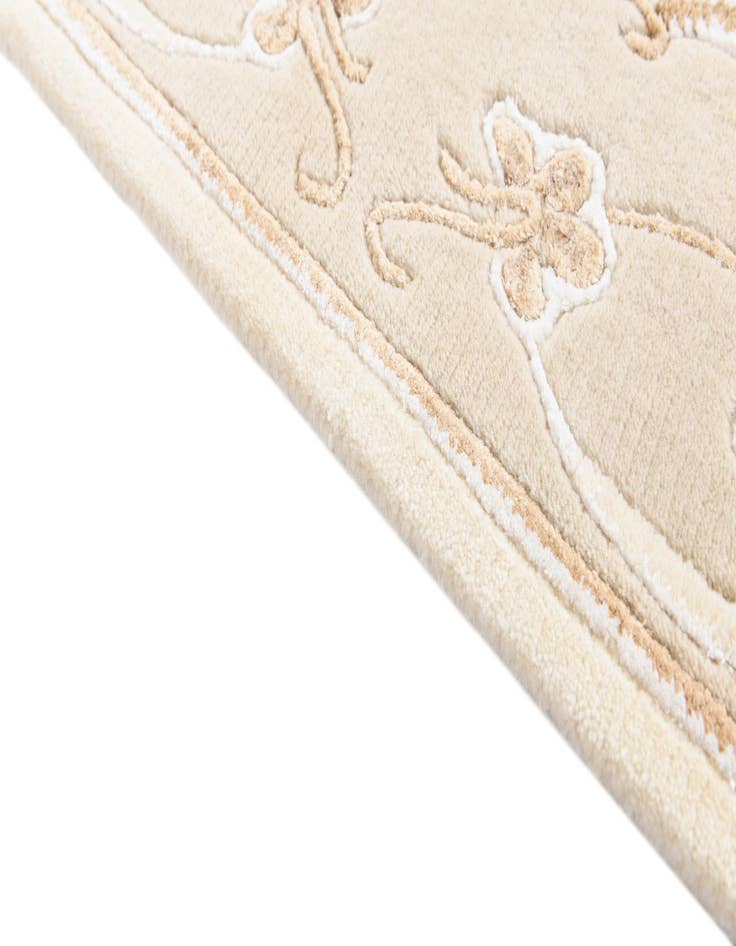 Detail image of  2' 8 x 4' 10  Hand Knotted Darya Wool Rug