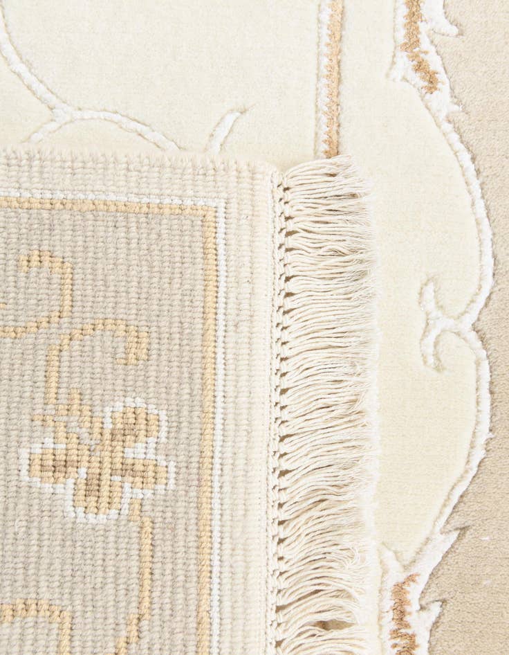 Detail image of  2' 8 x 4' 10  Hand Knotted Darya Wool Rug