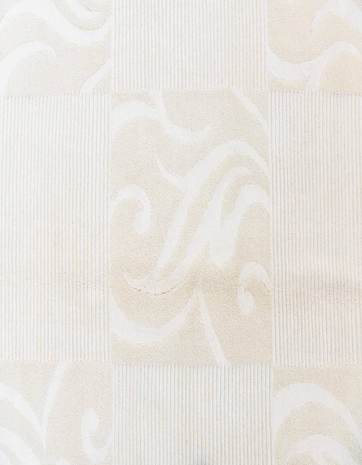 Detail image of  5' 8 x 8'  Hand Knotted Darya Wool Rug