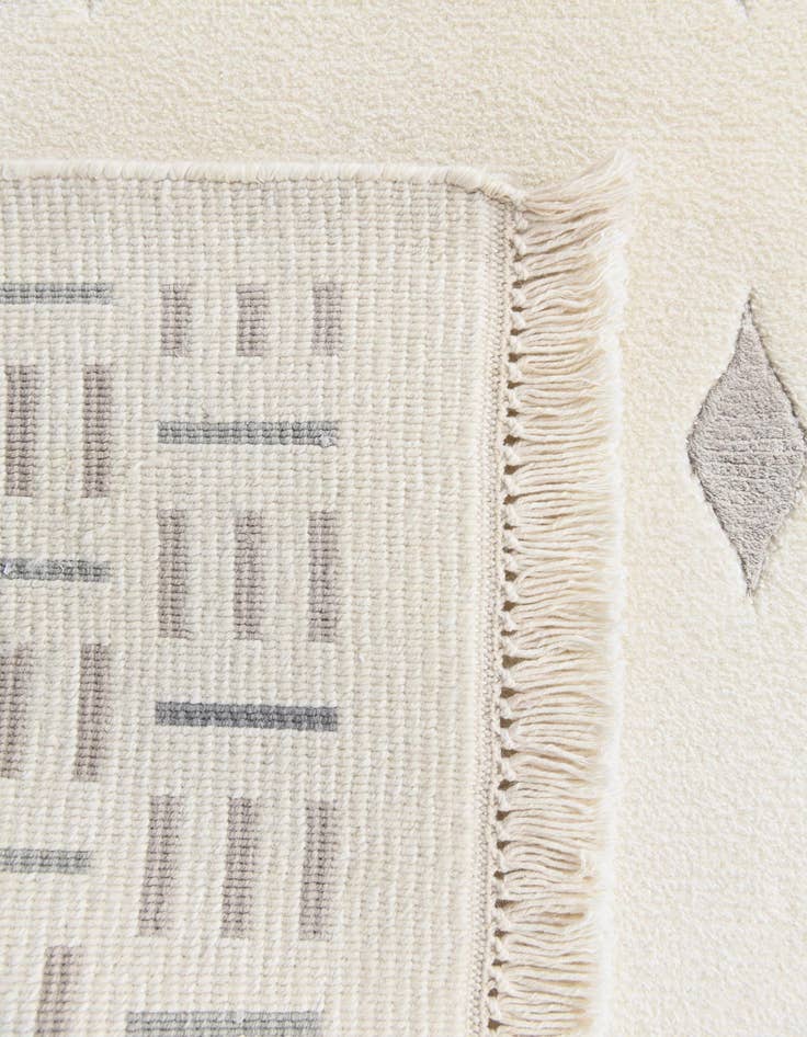 Detail image of  5' 7 x 7' 10  Hand Knotted Darya Rug