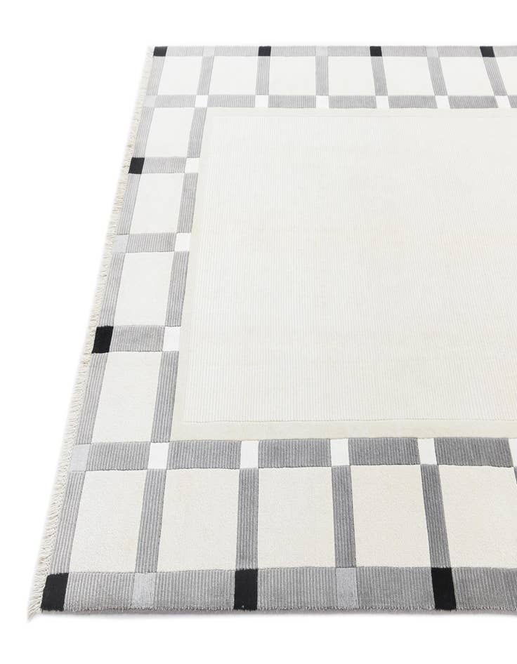 Detail image of  5' 6 x 7' 9  Hand Knotted Darya Wool Rug