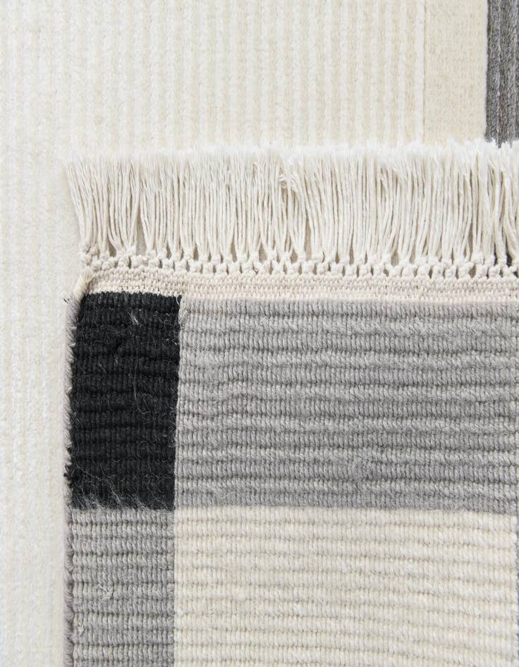 Detail image of  5' 6 x 7' 9  Hand Knotted Darya Wool Rug