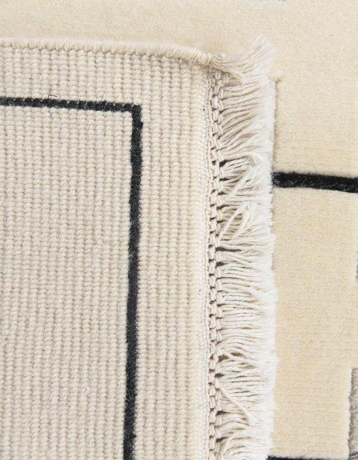 Detail image of  2' 11 x 5'  Hand Knotted Darya Rug