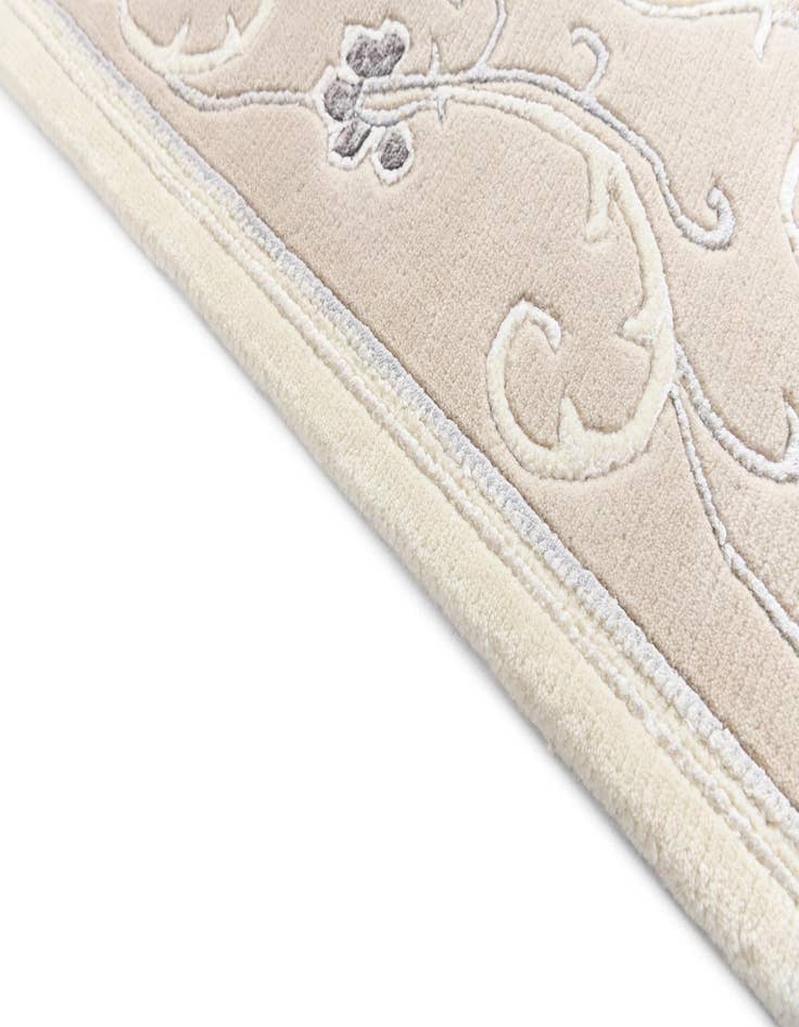 Detail image of  4' 11 x 6' 10 Darya Rug