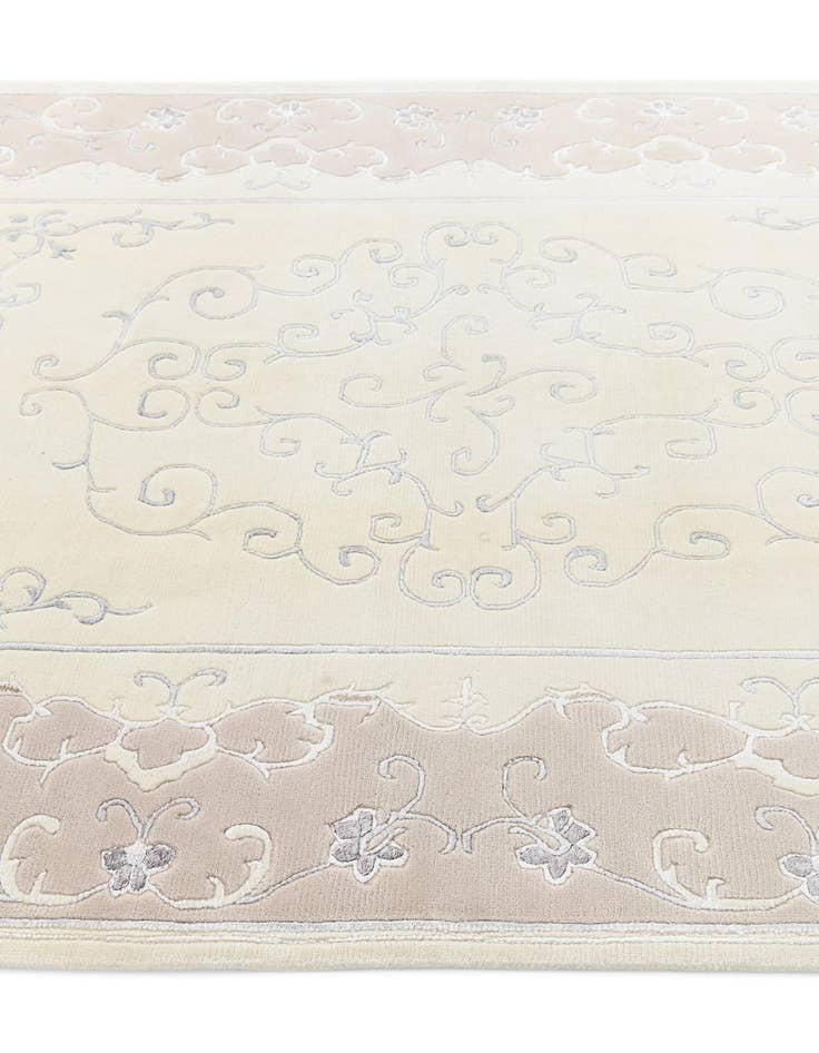 Detail image of  4' 11 x 6' 10 Darya Rug