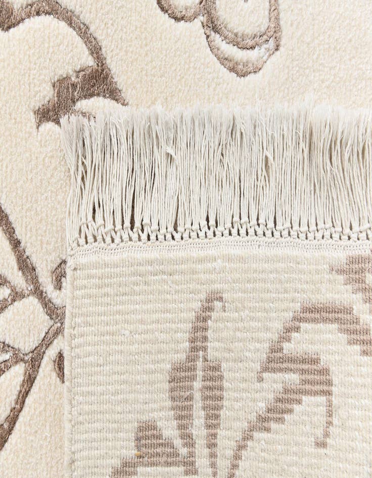 Detail image of  5' 1 x 6' 8 Darya Rug