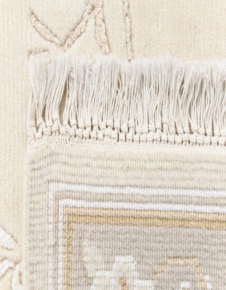 Detail image of  4' 11 x 6' 9 Darya Rug