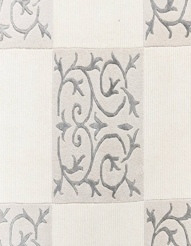 Detail image of  5' 7 x 7' 11 Darya Rug