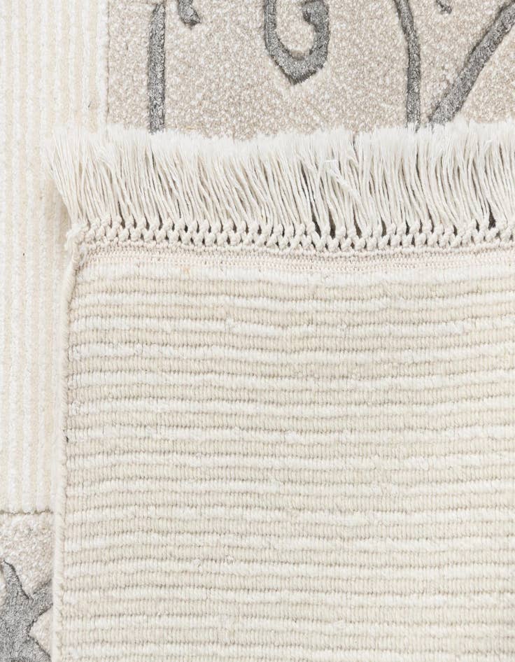 Detail image of  5' 7 x 7' 11 Darya Rug