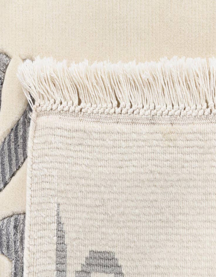 Detail image of  5' 6 x 7' 10 Darya Rug