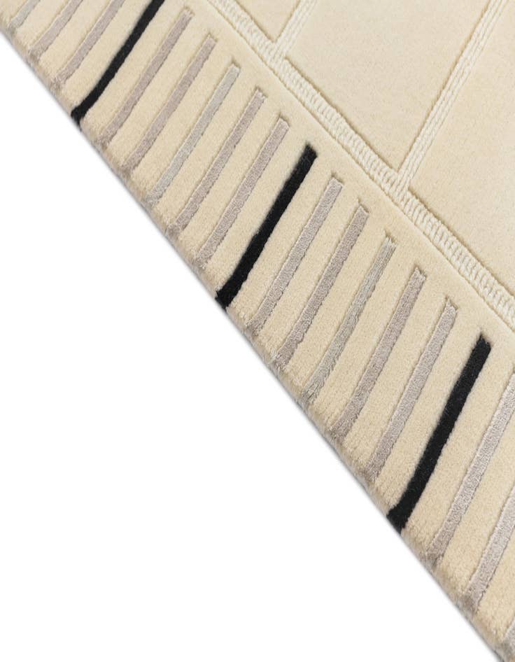 Detail image of  3' x 4' 11  Hand Knotted Darya Wool Rug