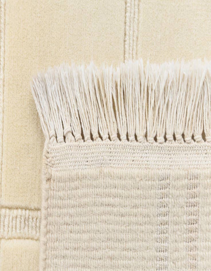 Detail image of  3' x 4' 11  Hand Knotted Darya Wool Rug