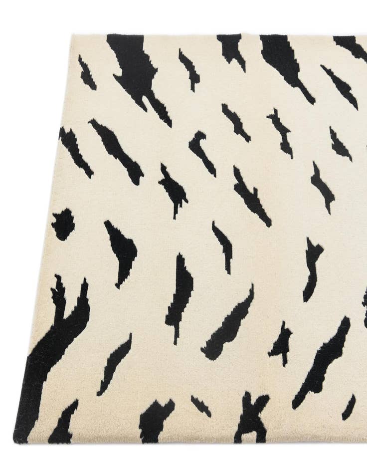 Detail image of  3' x 4' 8  Hand Knotted Darya Wool Rug