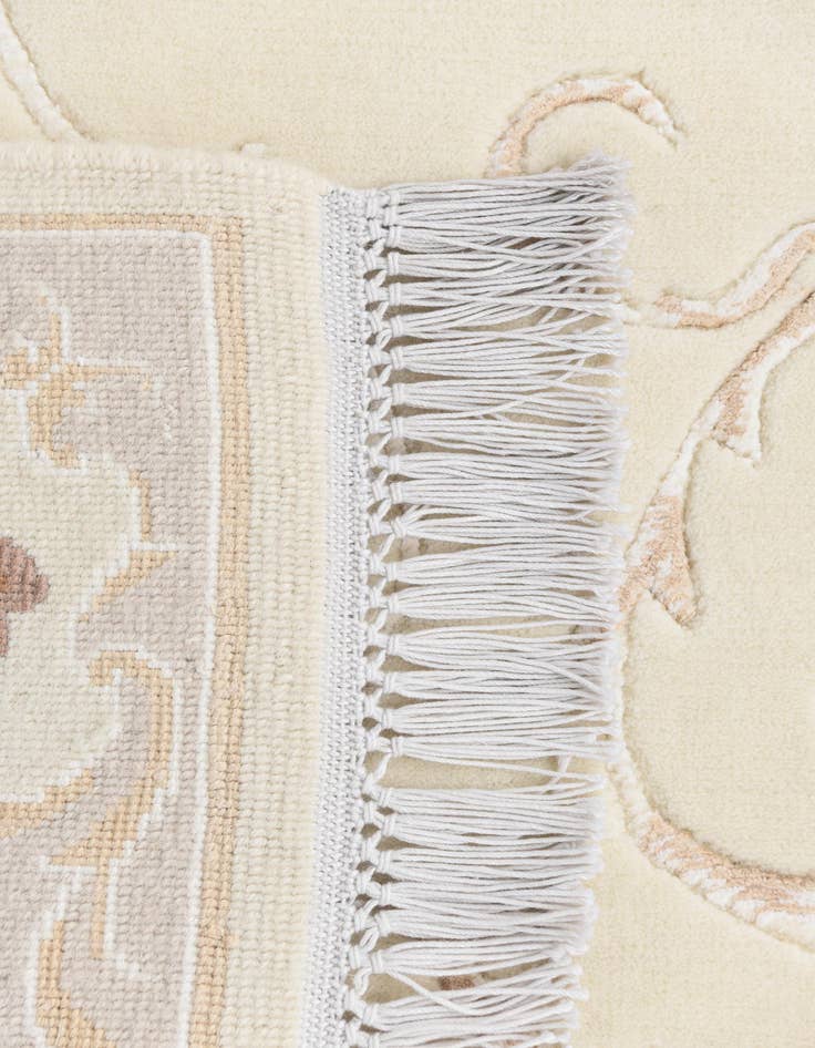 Detail image of  2' 8 x 4' 11  Hand Knotted Darya Wool Rug