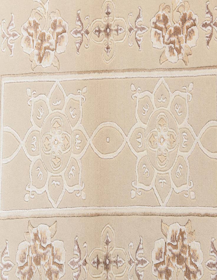 Detail image of  2' 8 x 4' 10  Hand Knotted Darya Wool Rug